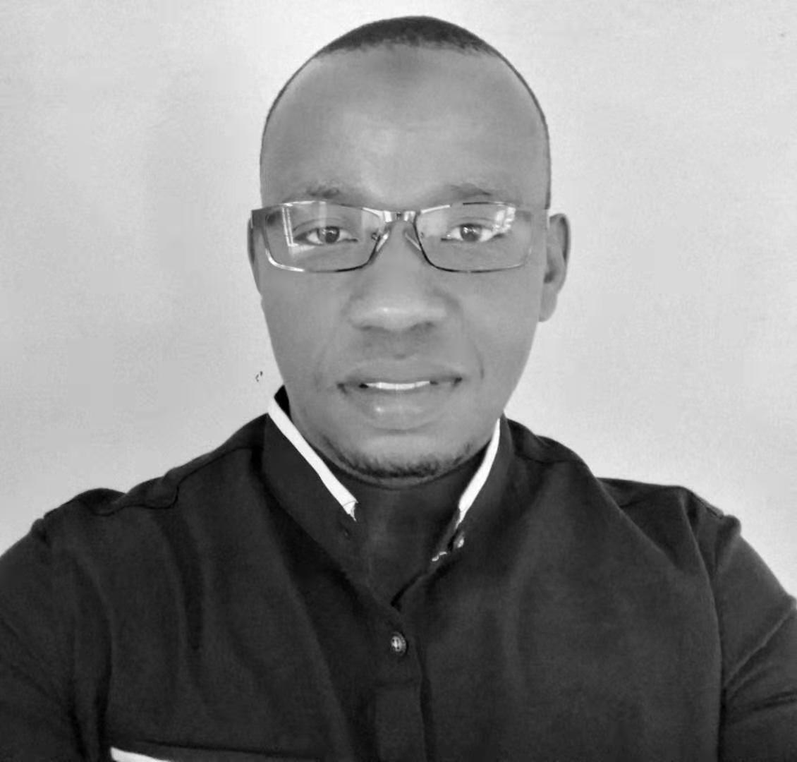 Dr. Abdillah Mohamed